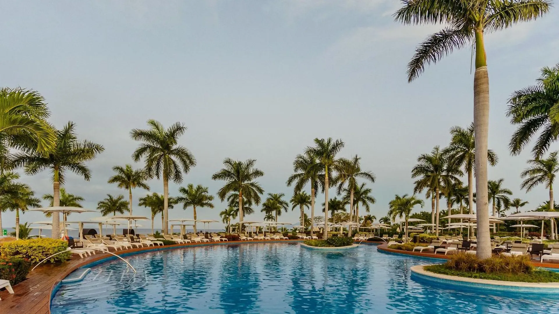 The Grand Luxxe Three Bedroom Spa Suite Nuevo Vallarta México